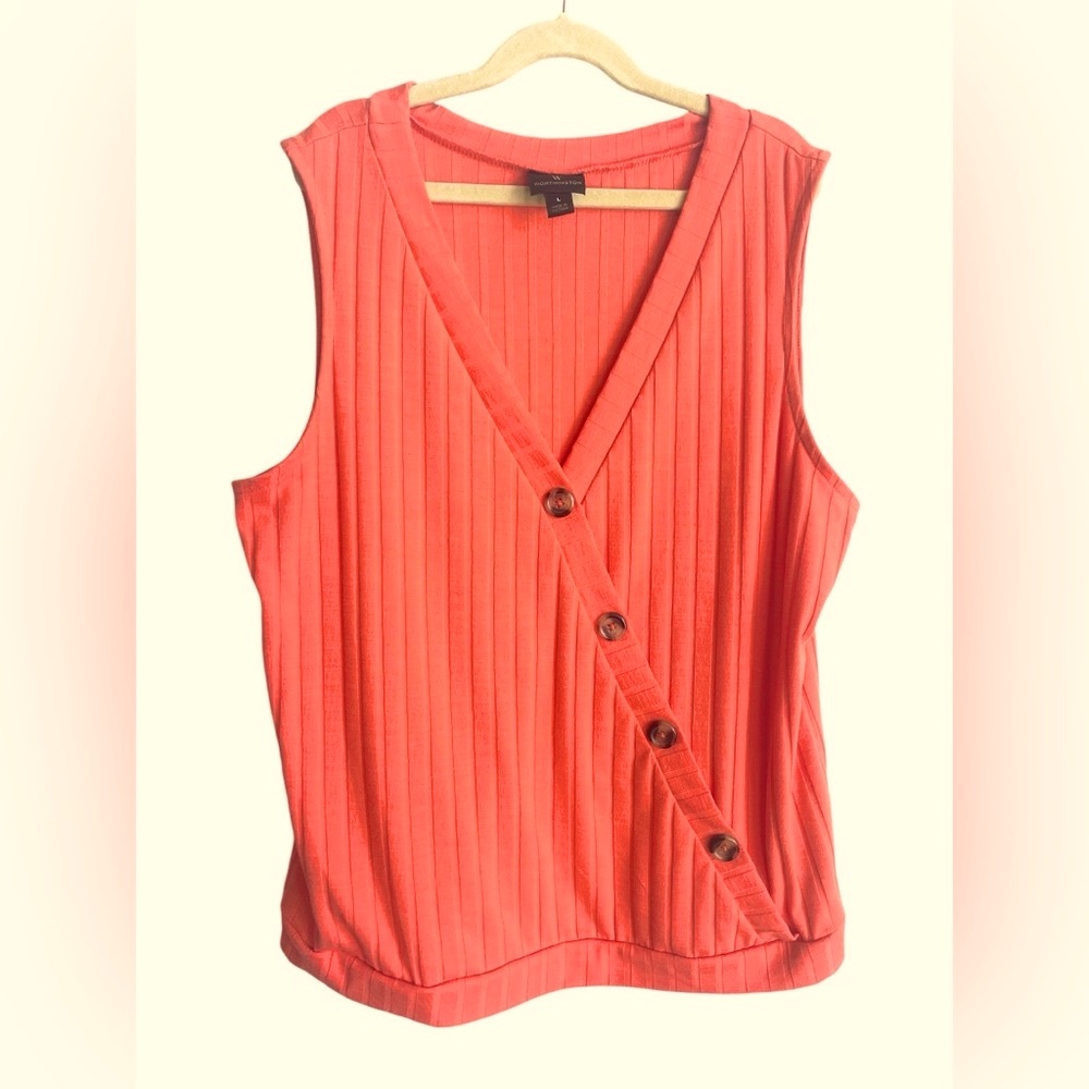Worthington like new ribbed v neck top